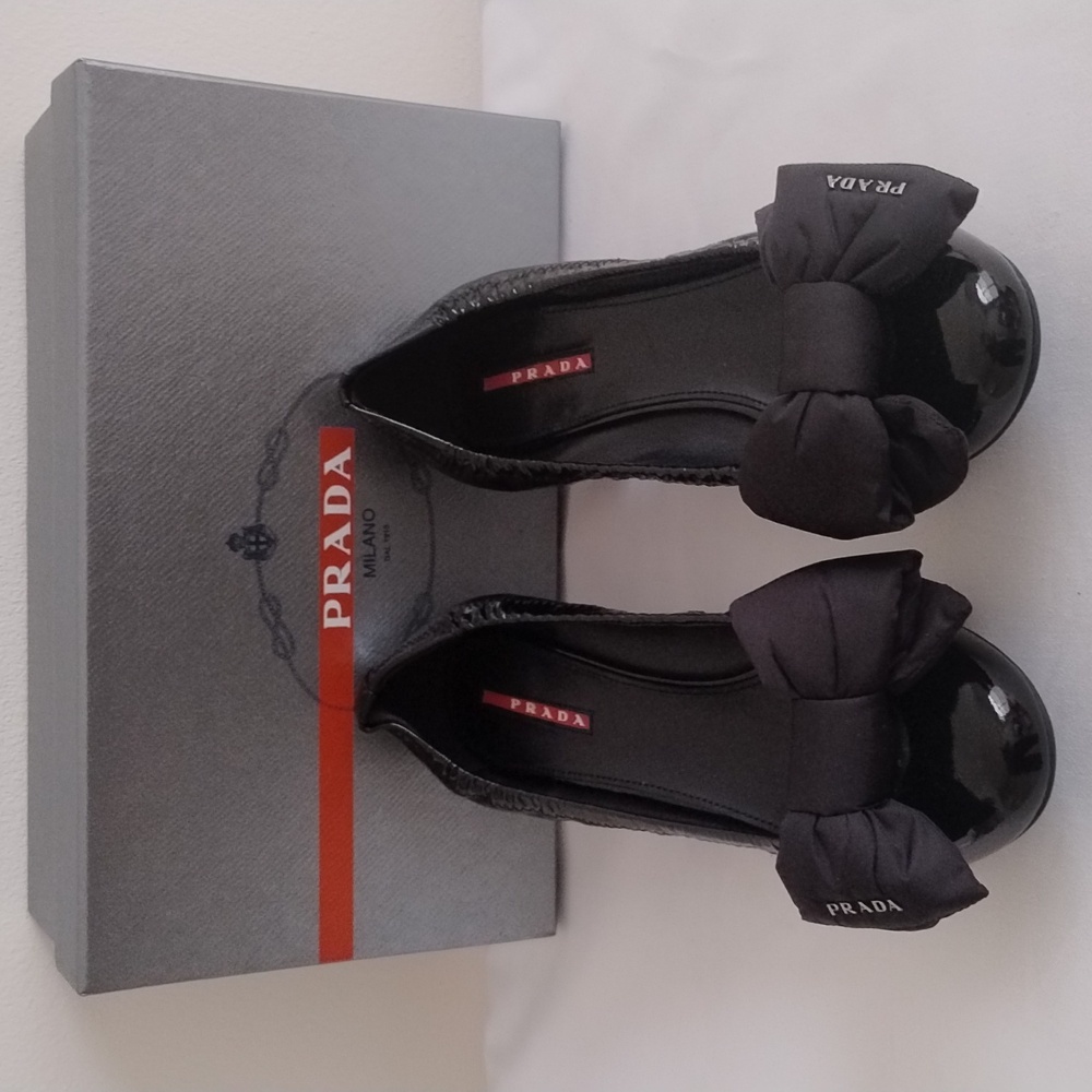 New Prada Women's patent leather logo bow shoes Sz 38.5 - 8.5 US
